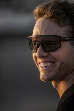 Rogelli Recon Fotokromisk Cykelbrille Sort 11 Rogelli Recon Fotokromisk Cykelbrille Sort -Cykelstativer og ophæng Salg Rogelli Recon Fotokromisk Cykelbrill 1645519738 04