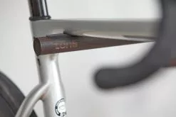 Tons Ophæng Til Cykel Røget Egetræ -Cykelstativer og ophæng Salg Tons Ophaeng til Cykel Roeget Egetrae 1635860584 02